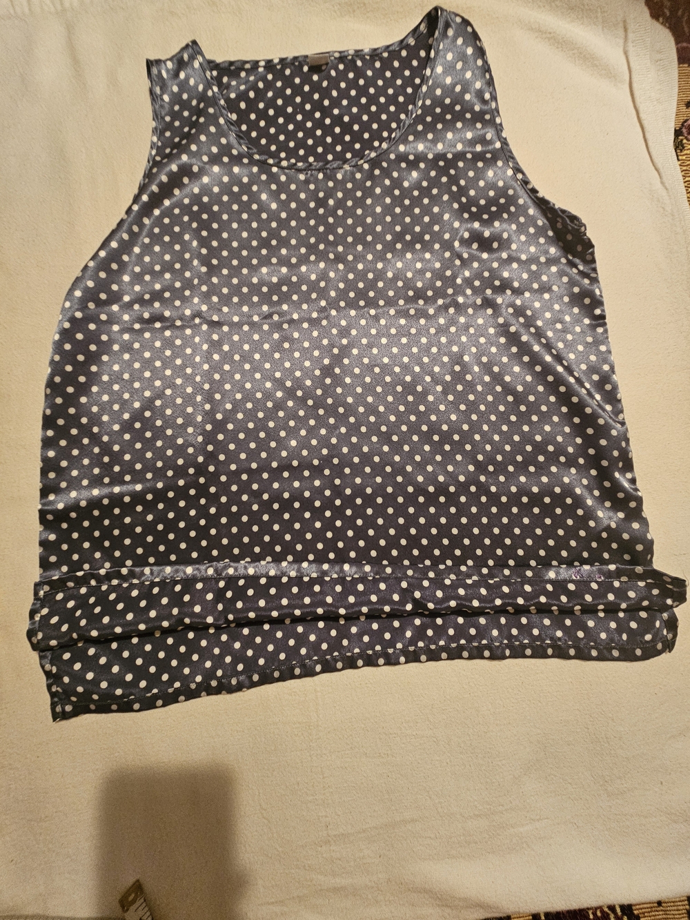 Women's Green/white Sleeveless Round Neck Side Botton Open Silk Blouse